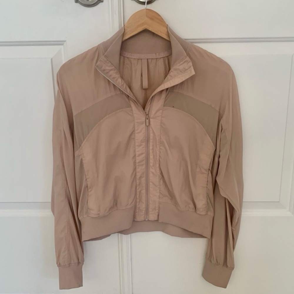 Lululemon lightweight jacket size 6